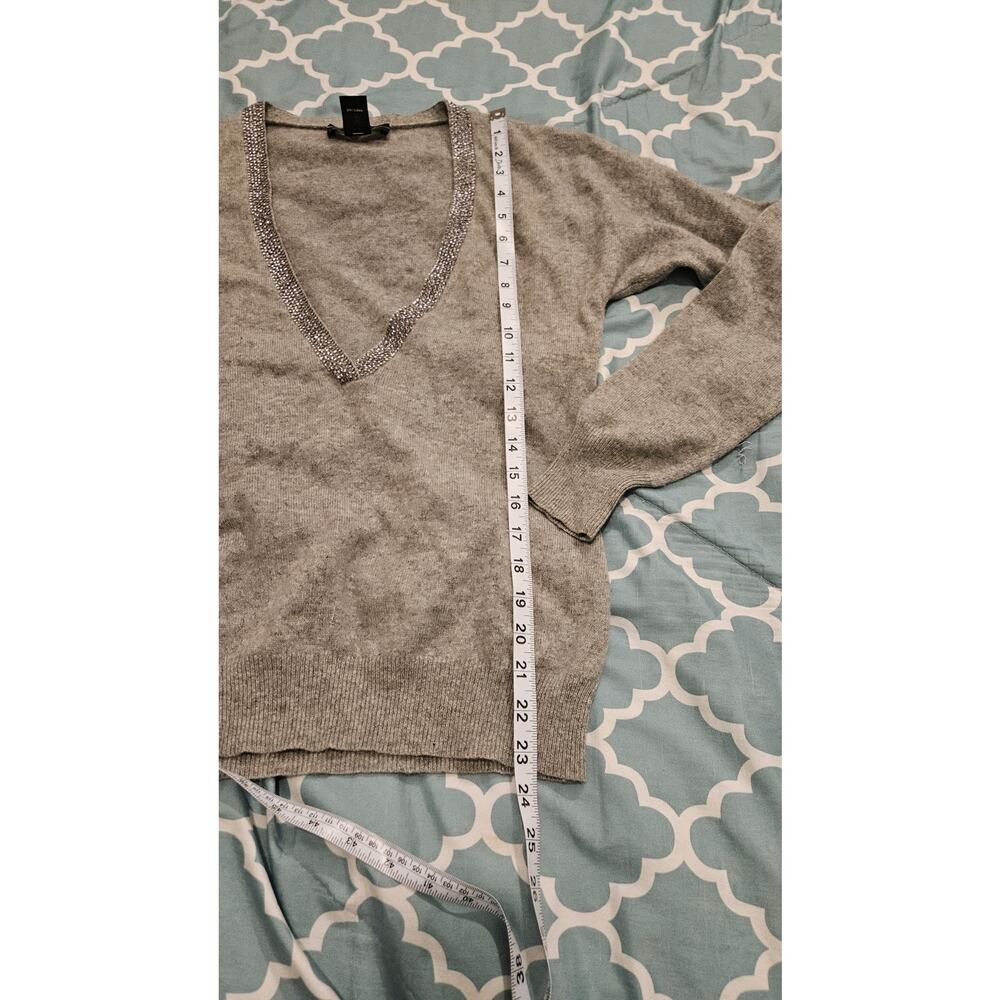 Sofia Cashmere Neiman Marcus Gray 100% Cashmere Rhinestone V-Neck Sweater M - Picture 8 of 10